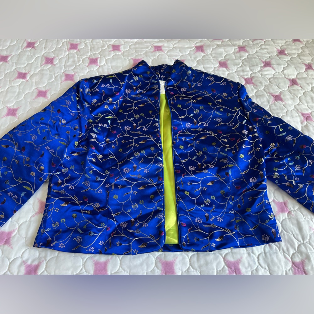 VTG Night Lights Silk Royal Blue Cropped Jacket w/ Floral Embroidered Accents 6